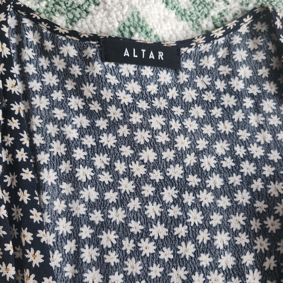 Daisy wrap dress - Picture 9 of 12